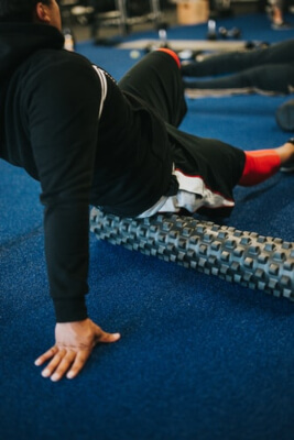 Delayed Onset Muscle Soreness (DOMS) 2 DOMS - Use foam roller to help sore muscles. Sydney Sports and Exercise Physiology